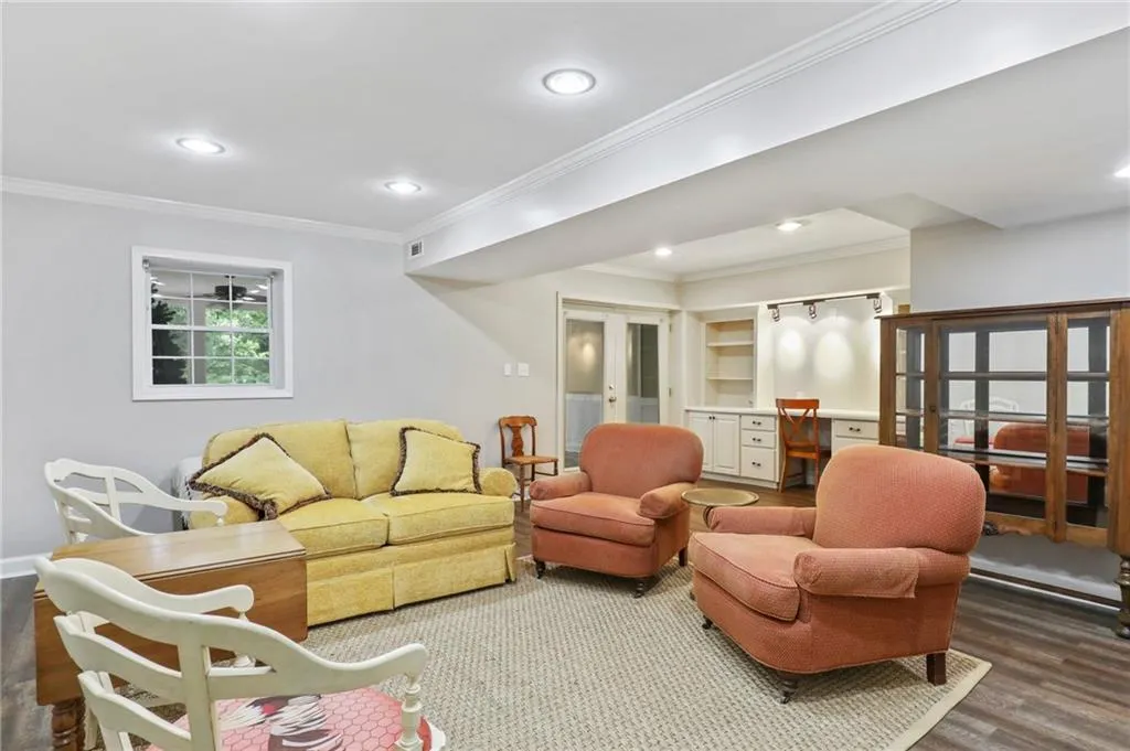 295 River Valley Road, Sandy Springs, Georgia 30328, 4 Bedrooms Bedrooms, ,4 BathroomsBathrooms,Residential,Sold,295 River Valley Road,6878040
