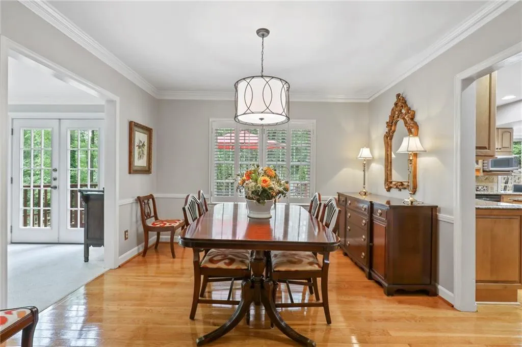 295 River Valley Road, Sandy Springs, Georgia 30328, 4 Bedrooms Bedrooms, ,4 BathroomsBathrooms,Residential,Sold,295 River Valley Road,6878040