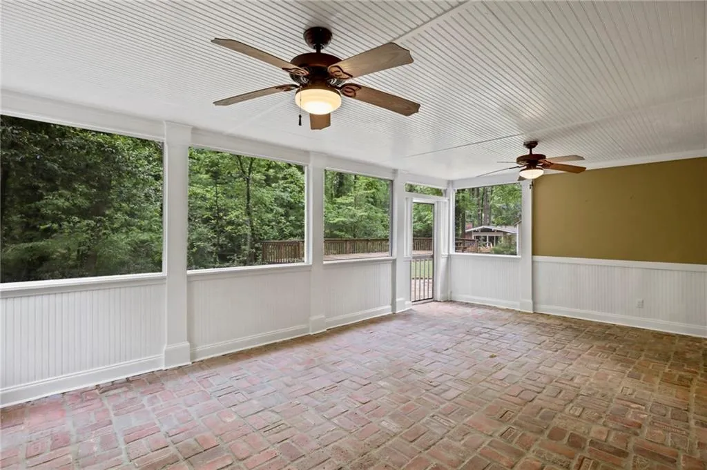 295 River Valley Road, Sandy Springs, Georgia 30328, 4 Bedrooms Bedrooms, ,4 BathroomsBathrooms,Residential,Sold,295 River Valley Road,6878040