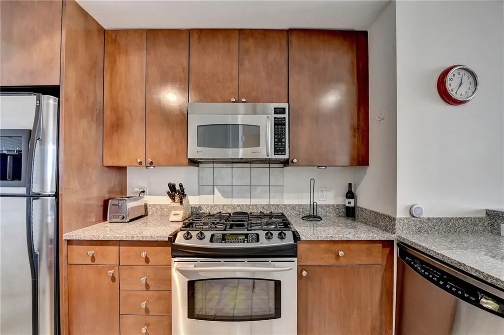 3338 Ne Peachtree Road Ne Unit 1102, Atlanta, Georgia 30326, 2 Bedrooms Bedrooms, ,2 BathroomsBathrooms,Residential,For Sale,3338 Ne Peachtree Road Ne Unit 1102,7497990