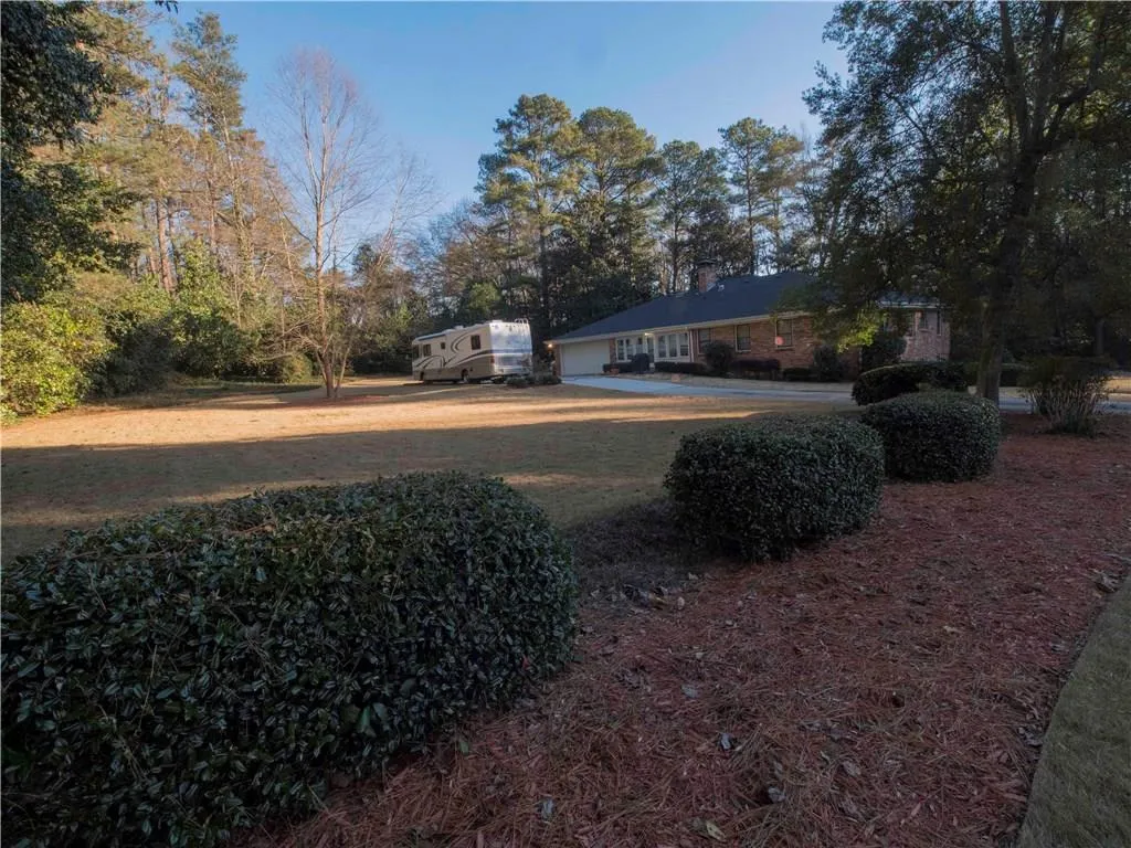 5660 Lake Forrest Drive, Sandy Springs, Georgia 30342, 4 Bedrooms Bedrooms, ,3 BathroomsBathrooms,Residential,Sold,5660 Lake Forrest Drive,5951207