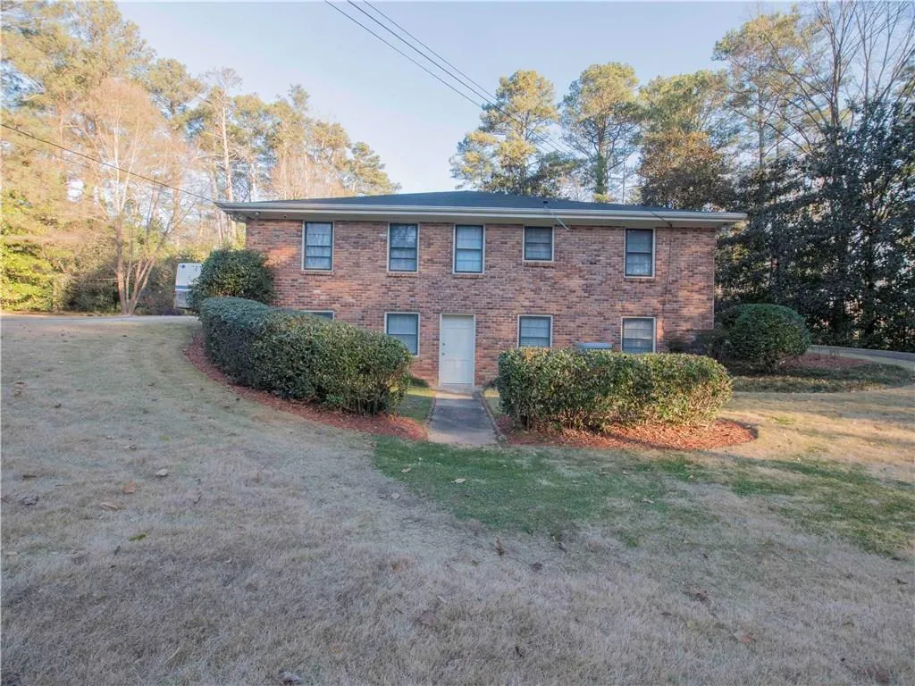 5660 Lake Forrest Drive, Sandy Springs, Georgia 30342, 4 Bedrooms Bedrooms, ,3 BathroomsBathrooms,Residential,Sold,5660 Lake Forrest Drive,5951207