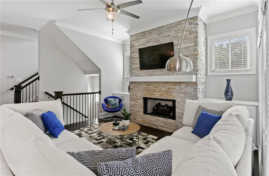 2002 Wheaton Way, Atlanta, Georgia 30328, 4 Bedrooms Bedrooms, ,3 BathroomsBathrooms,Residential,Sold,2002 Wheaton Way,6881350