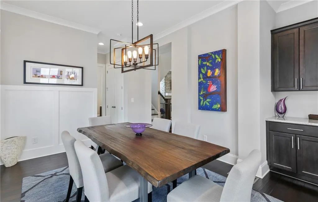 2002 Wheaton Way, Atlanta, Georgia 30328, 4 Bedrooms Bedrooms, ,3 BathroomsBathrooms,Residential,Sold,2002 Wheaton Way,6881350