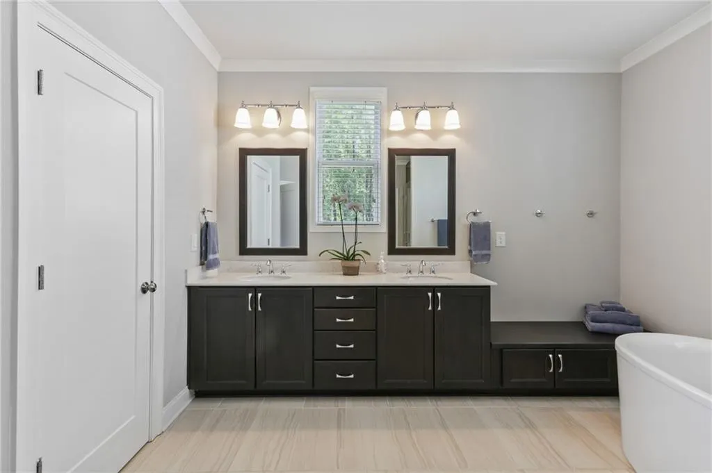 2002 Wheaton Way, Atlanta, Georgia 30328, 4 Bedrooms Bedrooms, ,3 BathroomsBathrooms,Residential,Sold,2002 Wheaton Way,6881350