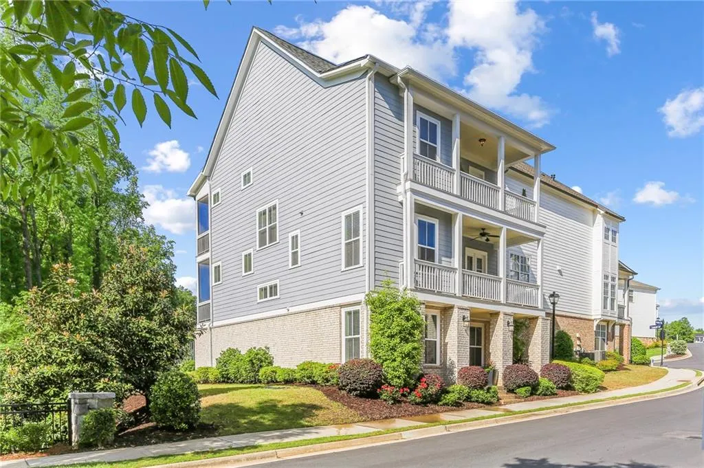 2002 Wheaton Way, Atlanta, Georgia 30328, 4 Bedrooms Bedrooms, ,3 BathroomsBathrooms,Residential,Sold,2002 Wheaton Way,6881350