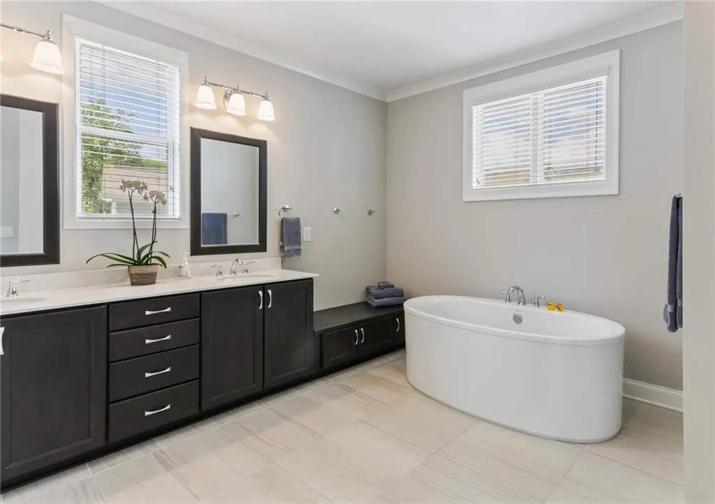 2002 Wheaton Way, Atlanta, Georgia 30328, 4 Bedrooms Bedrooms, ,3 BathroomsBathrooms,Residential,Sold,2002 Wheaton Way,6881350