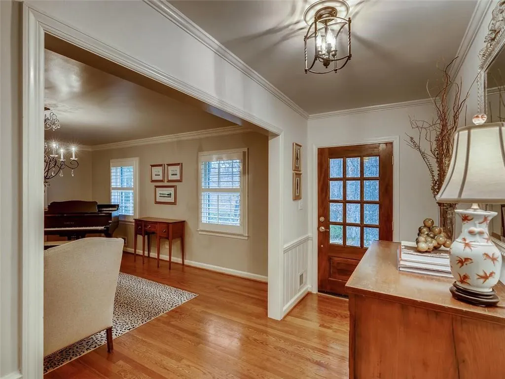 510 Forest Hills Drive, Sandy Springs, Georgia 30342, 3 Bedrooms Bedrooms, ,2 BathroomsBathrooms,Residential,Sold,510 Forest Hills Drive,6813418