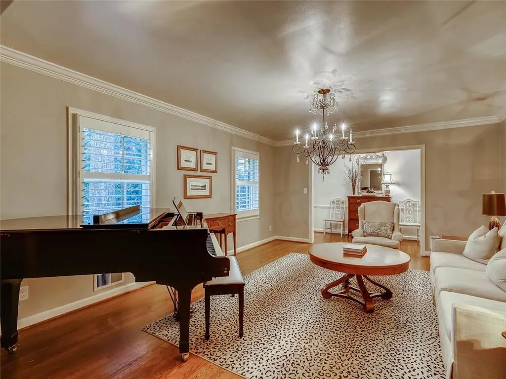510 Forest Hills Drive, Sandy Springs, Georgia 30342, 3 Bedrooms Bedrooms, ,2 BathroomsBathrooms,Residential,Sold,510 Forest Hills Drive,6813418