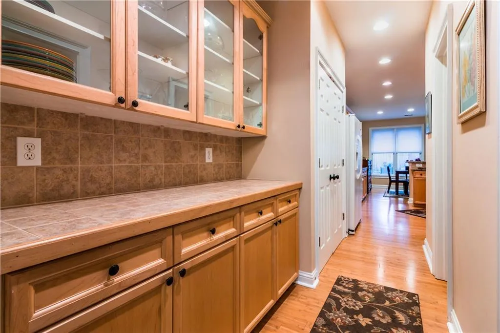 6250 Glen Oaks Lane, Sandy Springs, Georgia 30328, 4 Bedrooms Bedrooms, ,3 BathroomsBathrooms,Residential,Sold,6250 Glen Oaks Lane,5933340