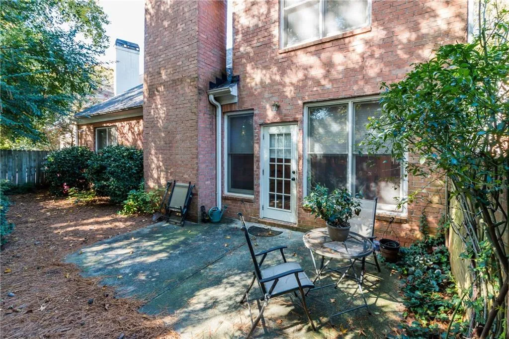6250 Glen Oaks Lane, Sandy Springs, Georgia 30328, 4 Bedrooms Bedrooms, ,3 BathroomsBathrooms,Residential,Sold,6250 Glen Oaks Lane,5933340