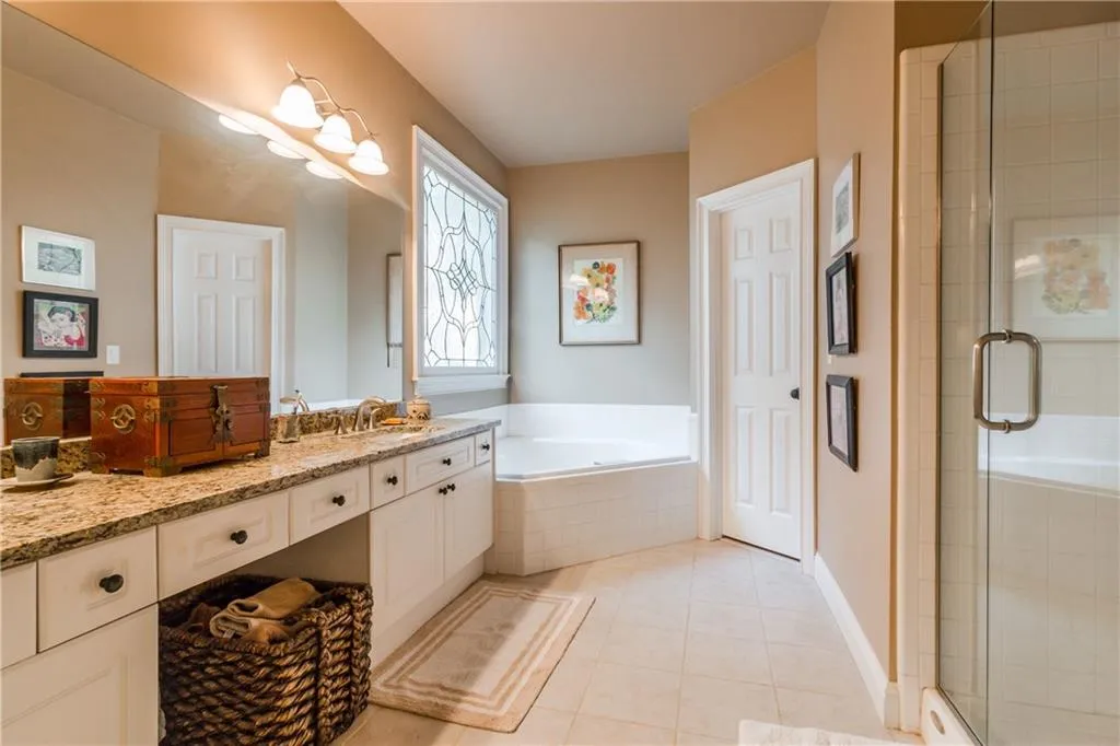 6250 Glen Oaks Lane, Sandy Springs, Georgia 30328, 4 Bedrooms Bedrooms, ,3 BathroomsBathrooms,Residential,Sold,6250 Glen Oaks Lane,5933340