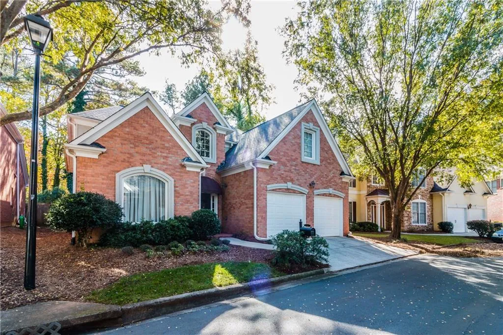 6250 Glen Oaks Lane, Sandy Springs, Georgia 30328, 4 Bedrooms Bedrooms, ,3 BathroomsBathrooms,Residential,Sold,6250 Glen Oaks Lane,5933340