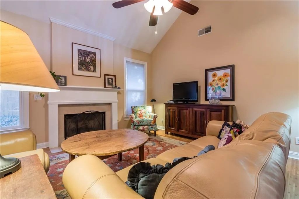 6250 Glen Oaks Lane, Sandy Springs, Georgia 30328, 4 Bedrooms Bedrooms, ,3 BathroomsBathrooms,Residential,Sold,6250 Glen Oaks Lane,5933340