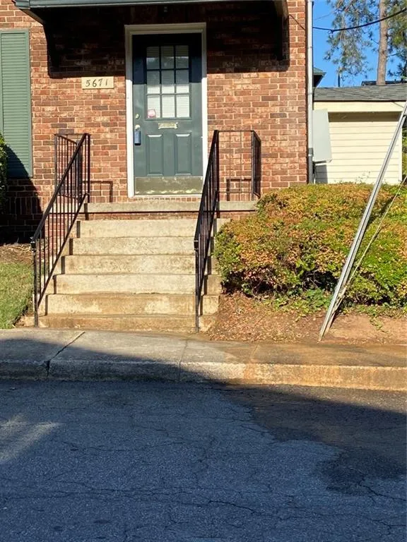 5671 Kingsport Drive, Atlanta, Georgia 30342, 2 Bedrooms Bedrooms, ,1 BathroomBathrooms,Residential,Sold,5671 Kingsport Drive,6874303