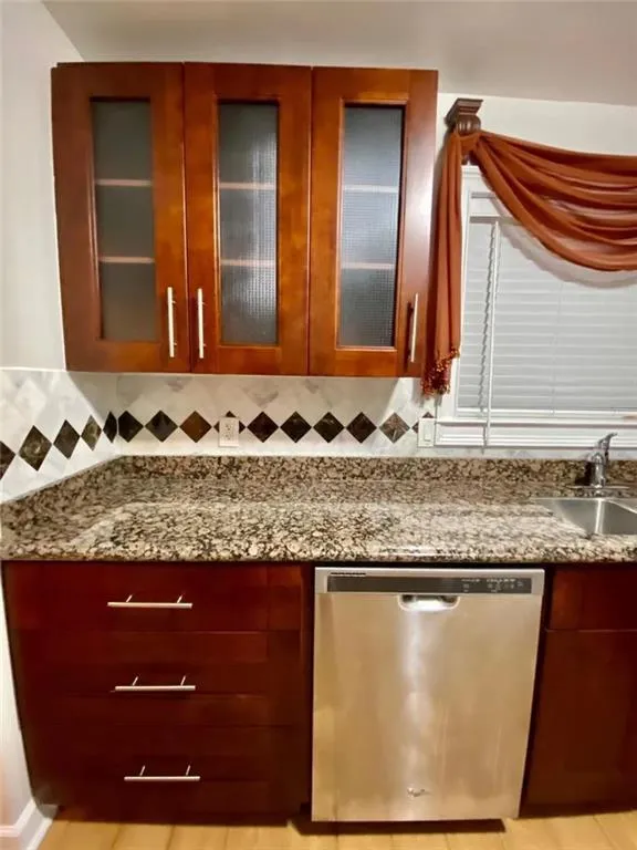 5671 Kingsport Drive, Atlanta, Georgia 30342, 2 Bedrooms Bedrooms, ,1 BathroomBathrooms,Residential,Sold,5671 Kingsport Drive,6874303