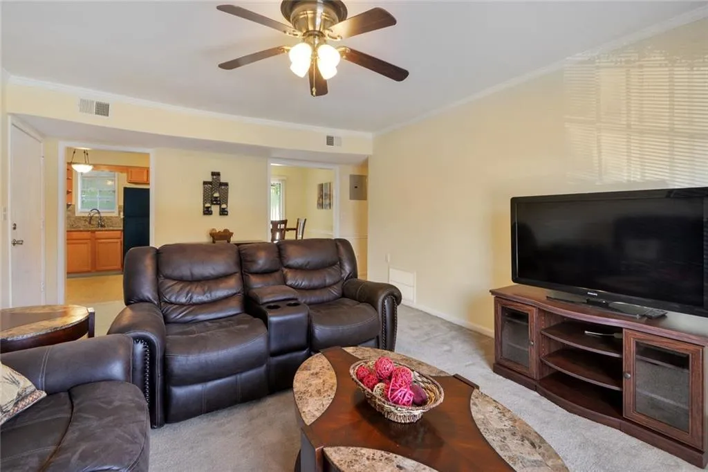 5531 Kingsport Drive, Sandy Springs, Georgia 30342, 2 Bedrooms Bedrooms, ,1 BathroomBathrooms,Residential,Sold,5531 Kingsport Drive,6716768