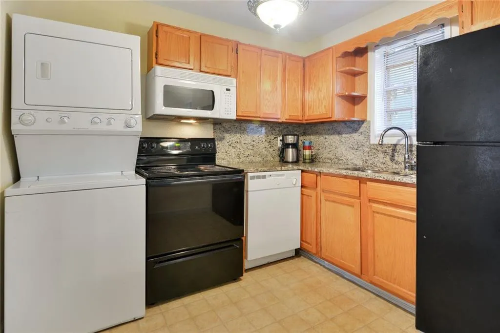 5531 Kingsport Drive, Sandy Springs, Georgia 30342, 2 Bedrooms Bedrooms, ,1 BathroomBathrooms,Residential,Sold,5531 Kingsport Drive,6716768