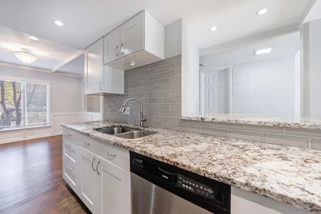 13 Ivy Square Ne, Atlanta, Georgia 30342, 3 Bedrooms Bedrooms, ,3 BathroomsBathrooms,Residential,For Sale,13 Ivy Square Ne,7592131