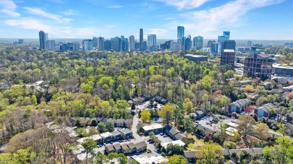 13 Ivy Square Ne, Atlanta, Georgia 30342, 3 Bedrooms Bedrooms, ,3 BathroomsBathrooms,Residential,For Sale,13 Ivy Square Ne,7592131