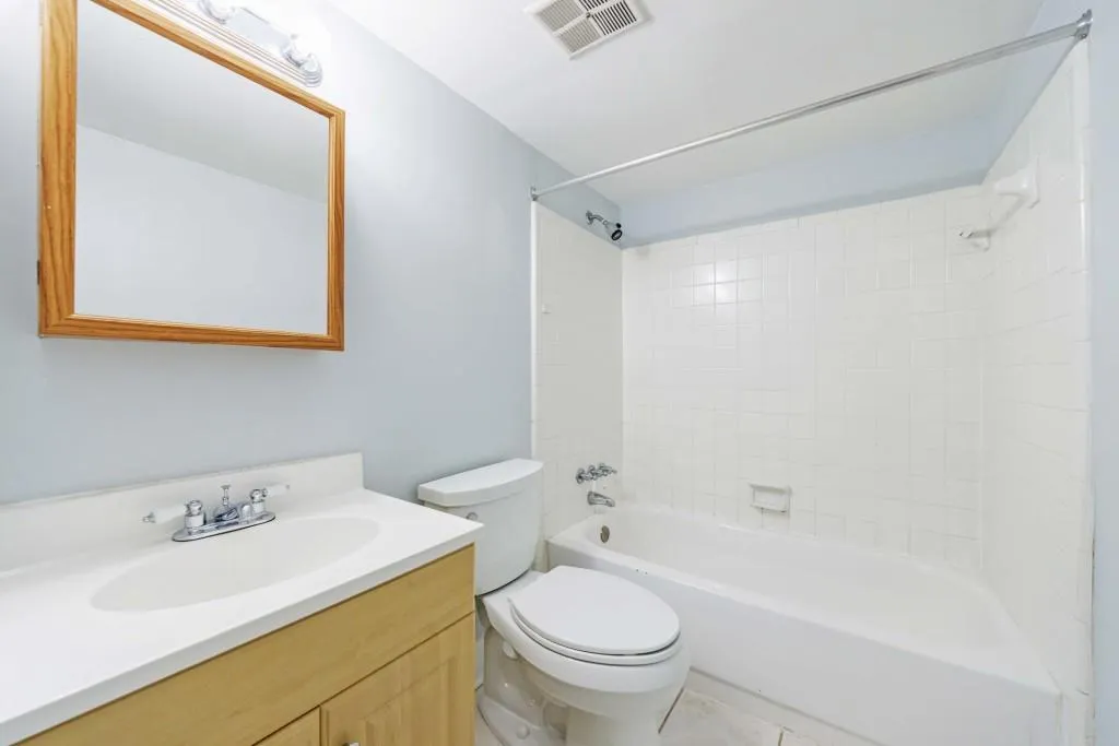 13 Ivy Square Ne, Atlanta, Georgia 30342, 3 Bedrooms Bedrooms, ,3 BathroomsBathrooms,Residential,For Sale,13 Ivy Square Ne,7592131