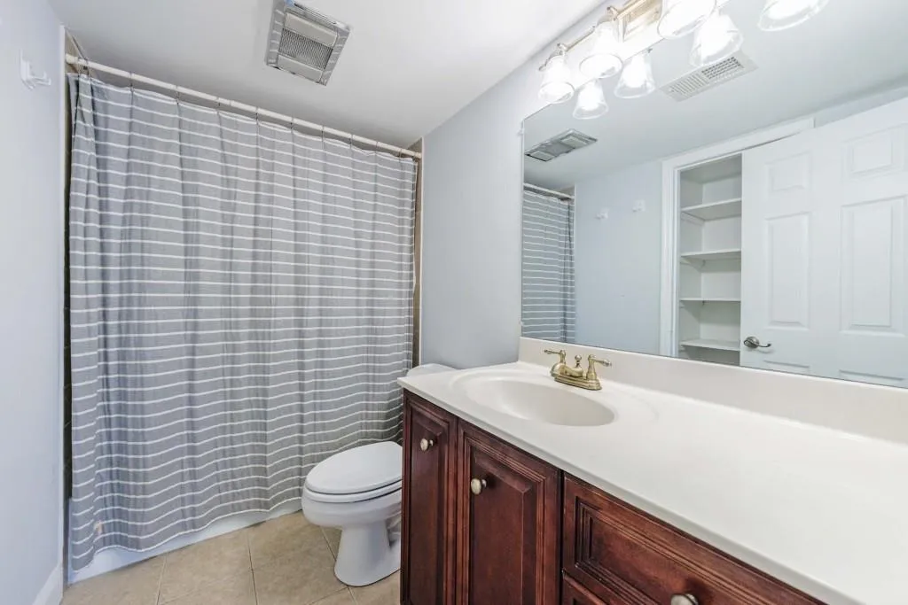13 Ivy Square Ne, Atlanta, Georgia 30342, 3 Bedrooms Bedrooms, ,3 BathroomsBathrooms,Residential,For Sale,13 Ivy Square Ne,7592131