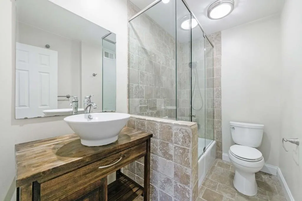 13 Ivy Square Ne, Atlanta, Georgia 30342, 3 Bedrooms Bedrooms, ,3 BathroomsBathrooms,Residential,For Sale,13 Ivy Square Ne,7592131