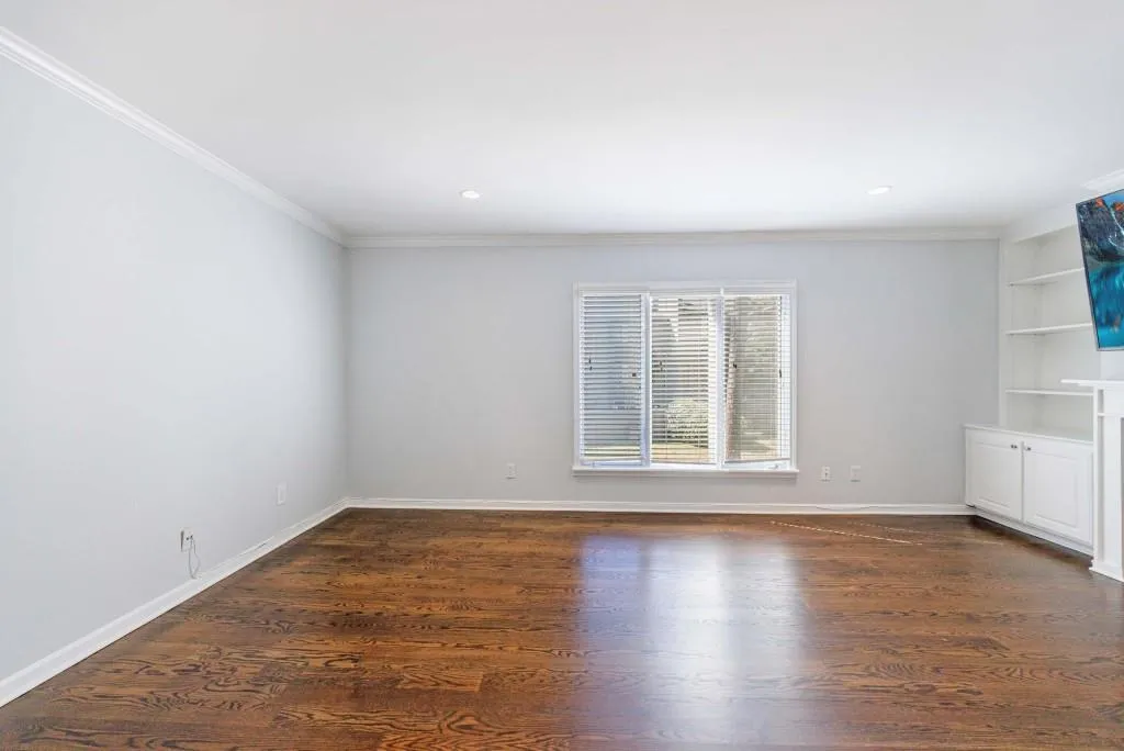 13 Ivy Square Ne, Atlanta, Georgia 30342, 3 Bedrooms Bedrooms, ,3 BathroomsBathrooms,Residential,For Sale,13 Ivy Square Ne,7592131