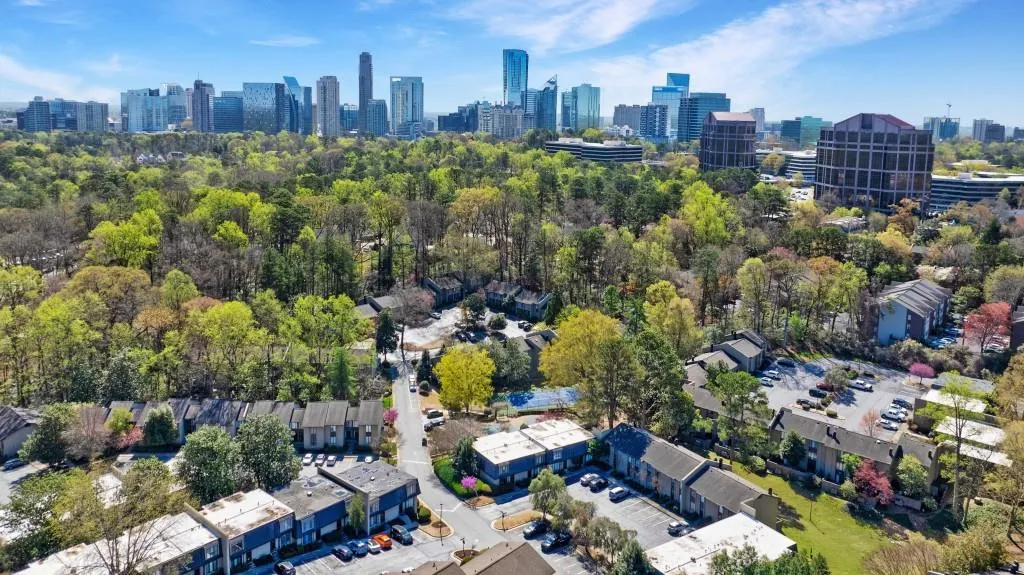 13 Ivy Square Ne, Atlanta, Georgia 30342, 3 Bedrooms Bedrooms, ,3 BathroomsBathrooms,Residential,For Sale,13 Ivy Square Ne,7592131