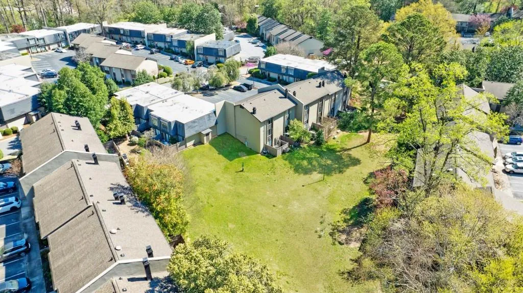 13 Ivy Square Ne, Atlanta, Georgia 30342, 3 Bedrooms Bedrooms, ,3 BathroomsBathrooms,Residential,For Sale,13 Ivy Square Ne,7592131