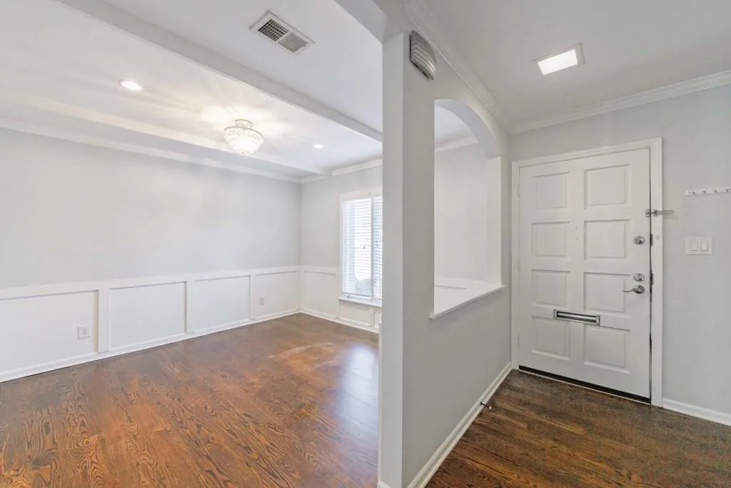 13 Ivy Square Ne, Atlanta, Georgia 30342, 3 Bedrooms Bedrooms, ,3 BathroomsBathrooms,Residential,For Sale,13 Ivy Square Ne,7592131