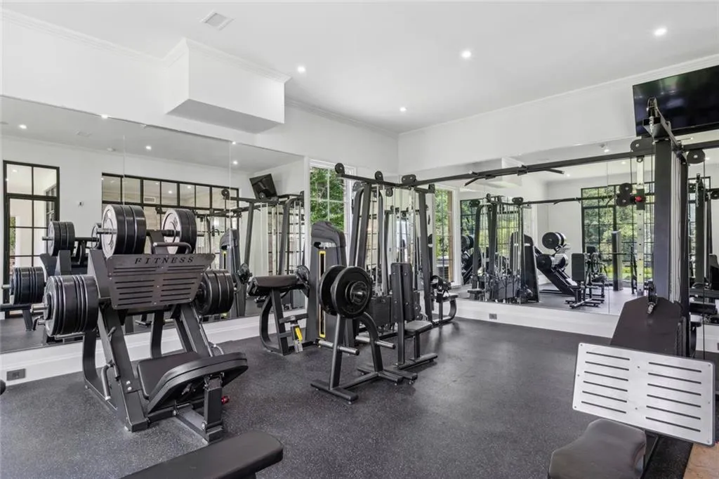 4725 Nw Northside Drive, Sandy Springs, Georgia 30327, 7 Bedrooms Bedrooms, ,10 BathroomsBathrooms,Residential,For Sale,4725 Nw Northside Drive,7608475