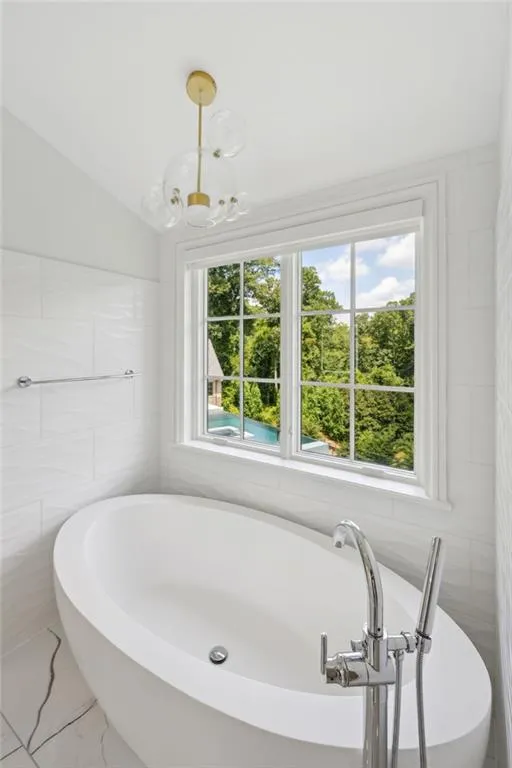 4725 Nw Northside Drive, Sandy Springs, Georgia 30327, 7 Bedrooms Bedrooms, ,8 BathroomsBathrooms,Residential,For Sale,4725 Nw Northside Drive,7608475