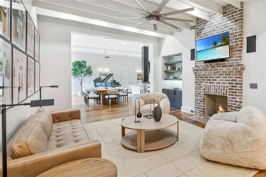 4725 Nw Northside Drive, Sandy Springs, Georgia 30327, 7 Bedrooms Bedrooms, ,10 BathroomsBathrooms,Residential,For Sale,4725 Nw Northside Drive,7608475