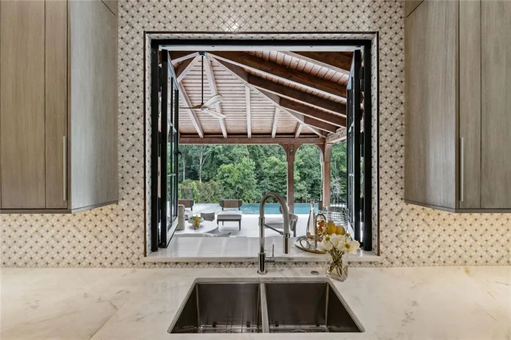 4725 Nw Northside Drive, Sandy Springs, Georgia 30327, 7 Bedrooms Bedrooms, ,8 BathroomsBathrooms,Residential,For Sale,4725 Nw Northside Drive,7608475