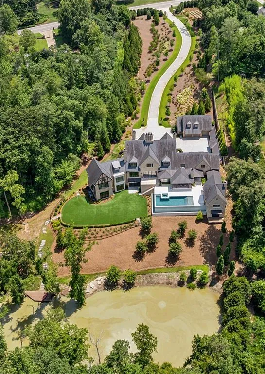 4725 Nw Northside Drive, Sandy Springs, Georgia 30327, 7 Bedrooms Bedrooms, ,8 BathroomsBathrooms,Residential,For Sale,4725 Nw Northside Drive,7608475