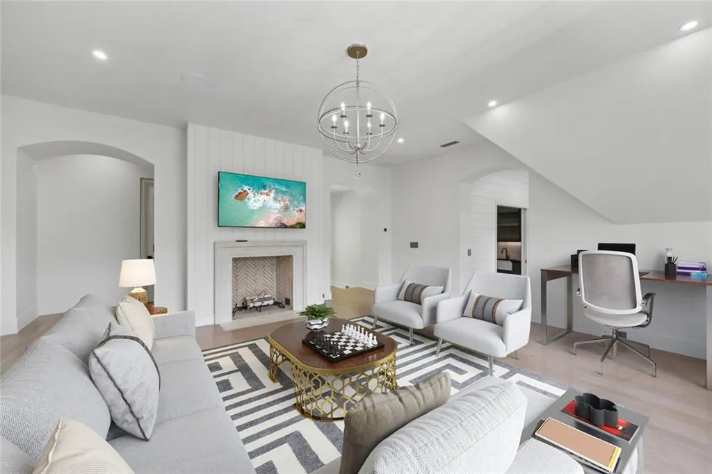 4725 Nw Northside Drive, Sandy Springs, Georgia 30327, 7 Bedrooms Bedrooms, ,10 BathroomsBathrooms,Residential,For Sale,4725 Nw Northside Drive,7608475