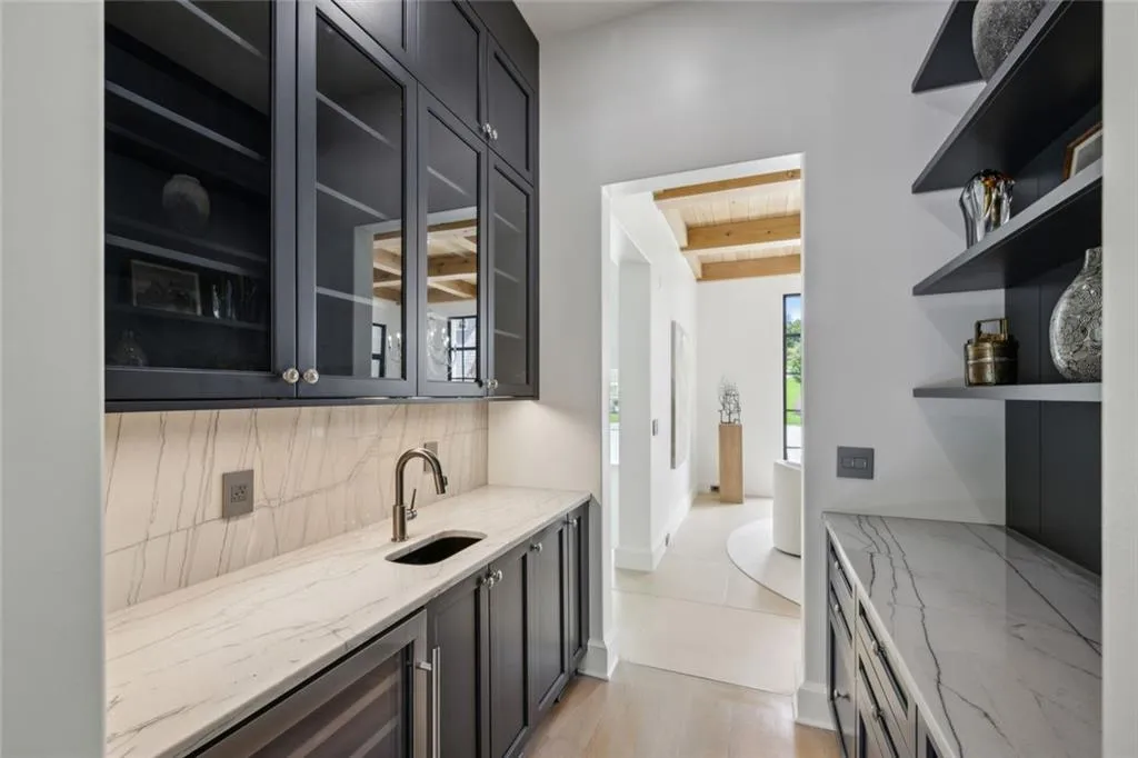 4725 Nw Northside Drive, Sandy Springs, Georgia 30327, 7 Bedrooms Bedrooms, ,8 BathroomsBathrooms,Residential,For Sale,4725 Nw Northside Drive,7608475