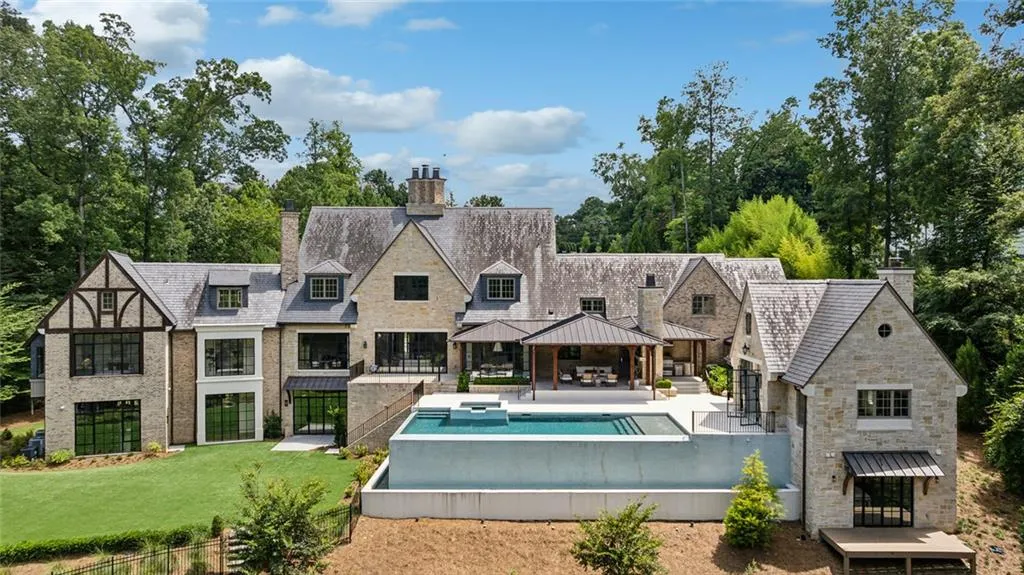 4725 Nw Northside Drive, Sandy Springs, Georgia 30327, 7 Bedrooms Bedrooms, ,10 BathroomsBathrooms,Residential,For Sale,4725 Nw Northside Drive,7608475