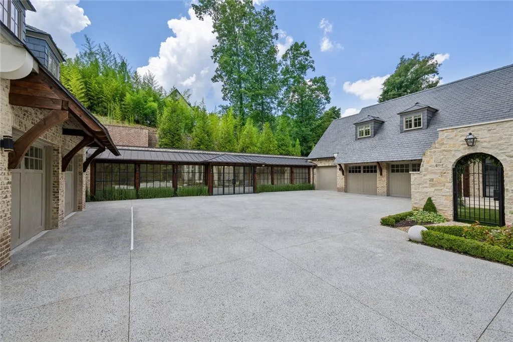 4725 Nw Northside Drive, Sandy Springs, Georgia 30327, 7 Bedrooms Bedrooms, ,8 BathroomsBathrooms,Residential,For Sale,4725 Nw Northside Drive,7608475