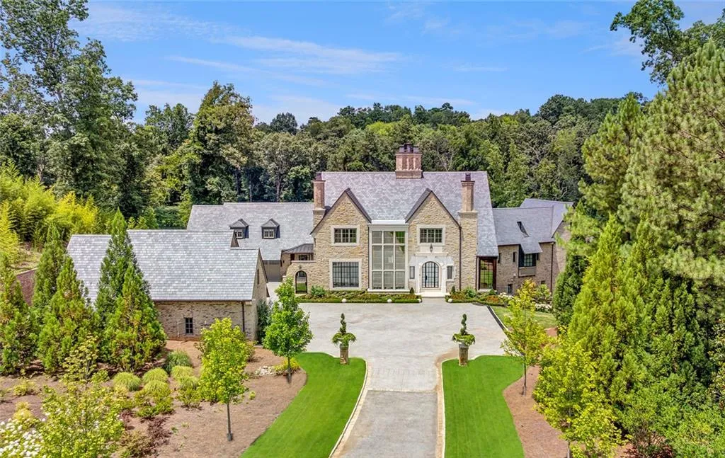 4725 Nw Northside Drive, Sandy Springs, Georgia 30327, 7 Bedrooms Bedrooms, ,8 BathroomsBathrooms,Residential,For Sale,4725 Nw Northside Drive,7608475