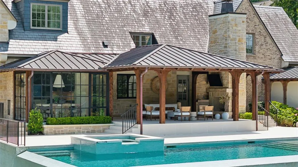 4725 Nw Northside Drive, Sandy Springs, Georgia 30327, 7 Bedrooms Bedrooms, ,10 BathroomsBathrooms,Residential,For Sale,4725 Nw Northside Drive,7608475