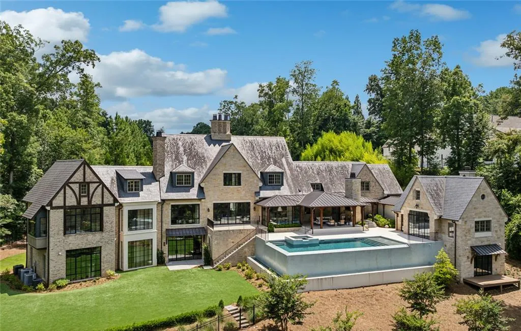 4725 Nw Northside Drive, Sandy Springs, Georgia 30327, 7 Bedrooms Bedrooms, ,10 BathroomsBathrooms,Residential,For Sale,4725 Nw Northside Drive,7608475