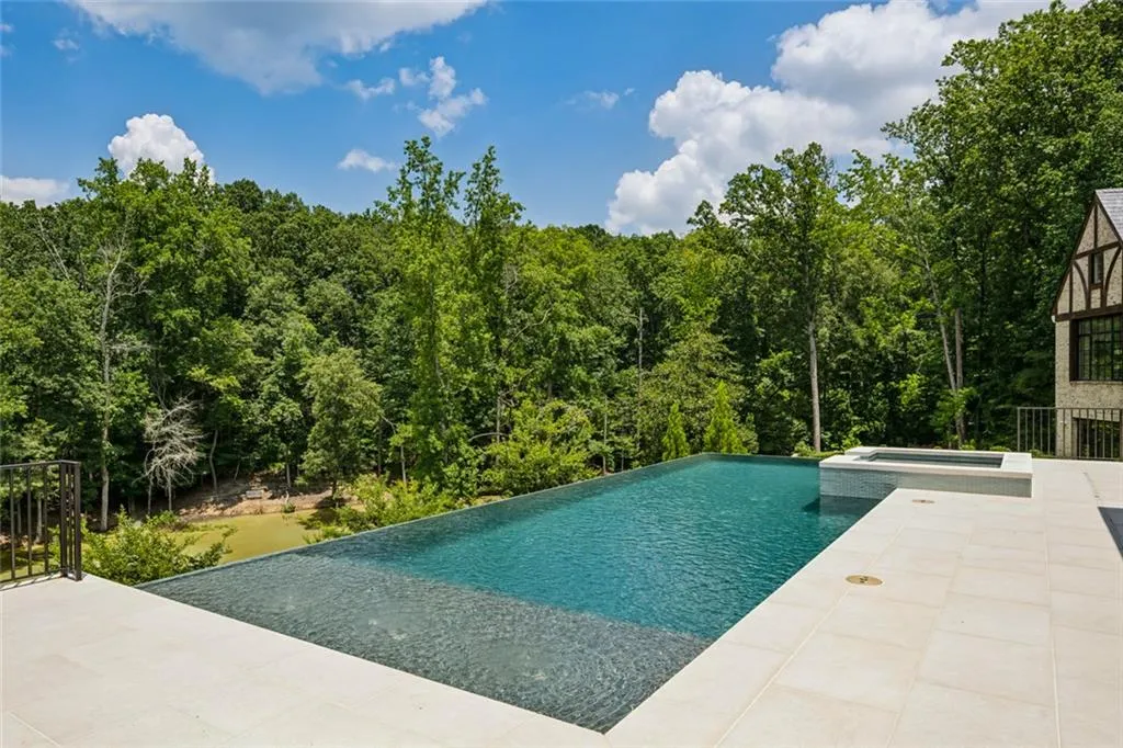 4725 Nw Northside Drive, Sandy Springs, Georgia 30327, 7 Bedrooms Bedrooms, ,10 BathroomsBathrooms,Residential,For Sale,4725 Nw Northside Drive,7608475