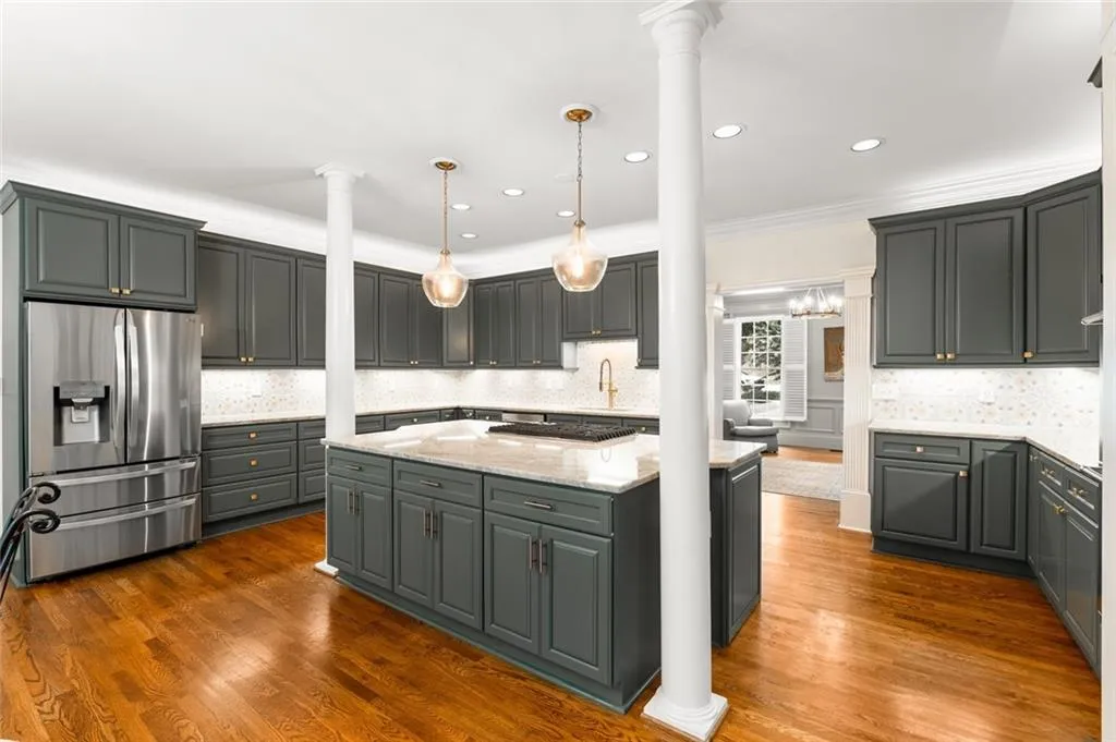 345 W Berwicke Common Ne, Atlanta, Georgia 30342, 5 Bedrooms Bedrooms, ,4 BathroomsBathrooms,Residential,For Sale,345 W Berwicke Common Ne,7666741
