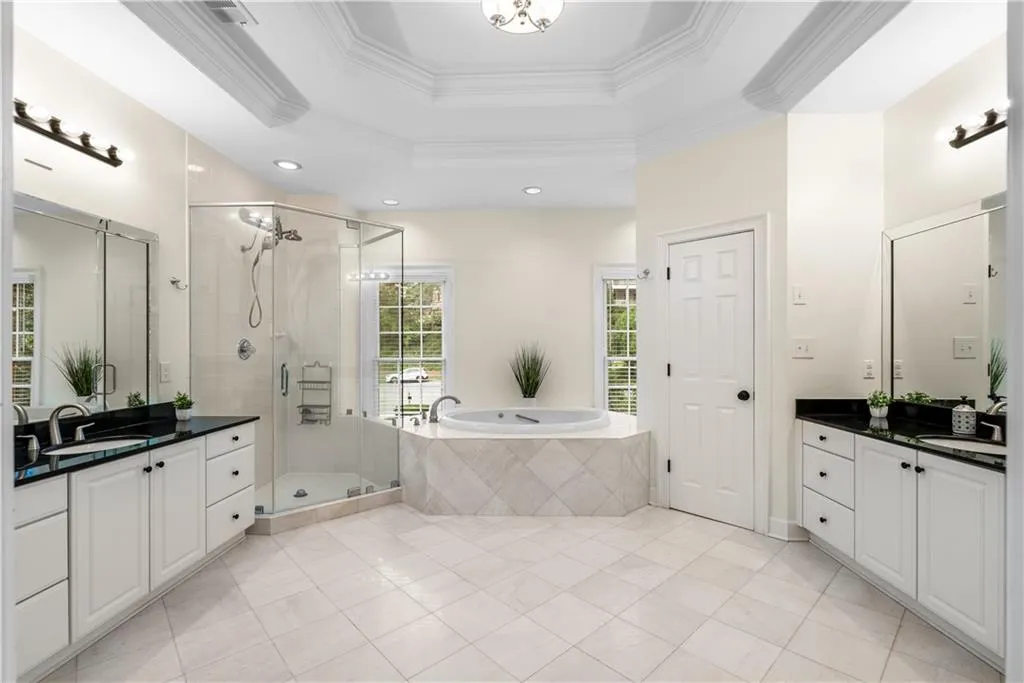 345 W Berwicke Common Ne, Atlanta, Georgia 30342, 5 Bedrooms Bedrooms, ,4 BathroomsBathrooms,Residential,For Sale,345 W Berwicke Common Ne,7666741
