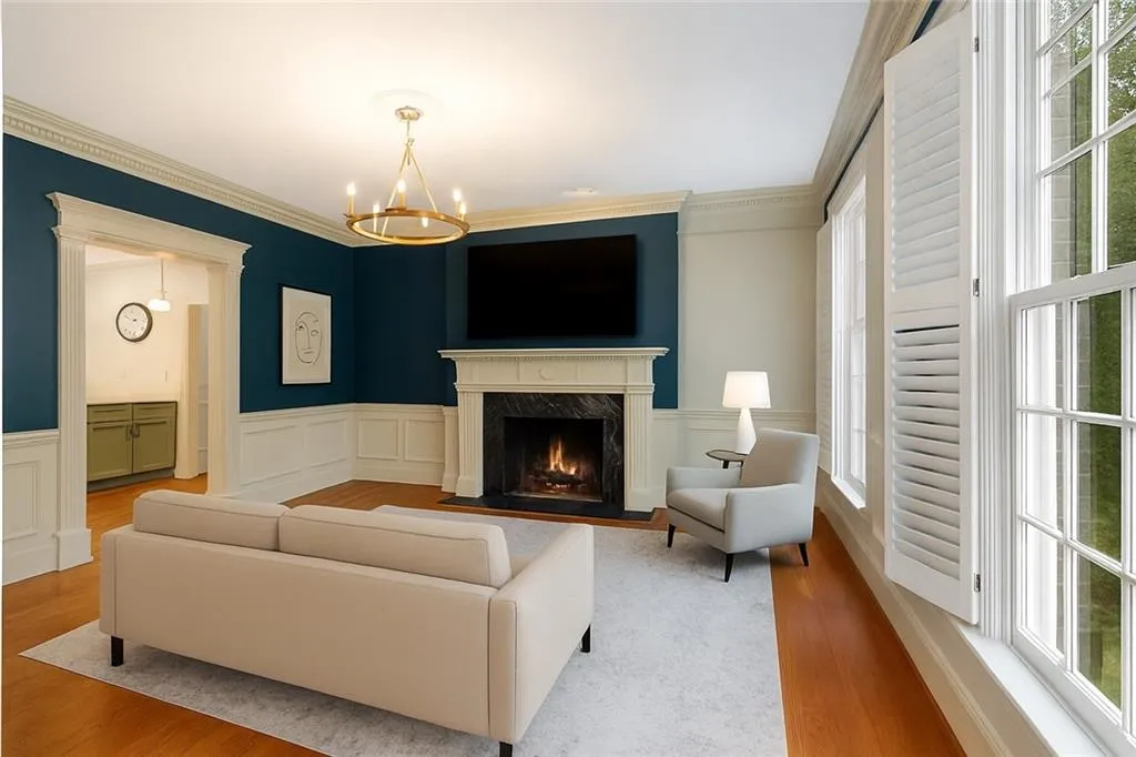 VIRTUALLY STAGED LIVING ROOM/KEEPING ROOM AND VIRTUALLY PAINTED 2 WALLS