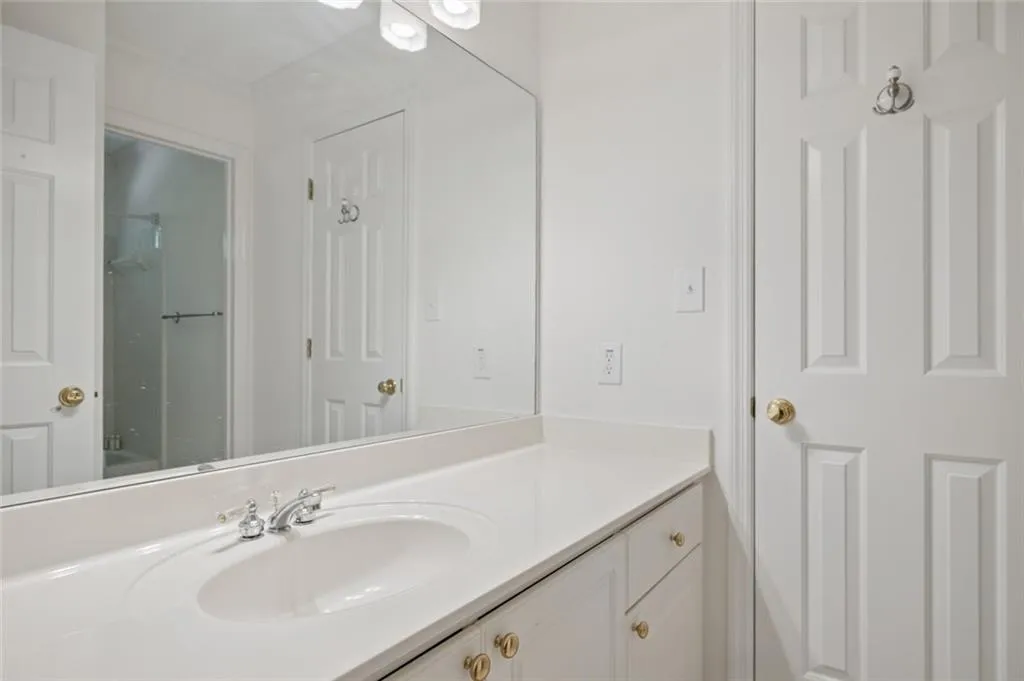576 Pelham Road Ne, Atlanta, Georgia 30324, 5 Bedrooms Bedrooms, 0 ,3 BathroomsBathrooms,Residential,For Sale,576 Pelham Road Ne,7848669