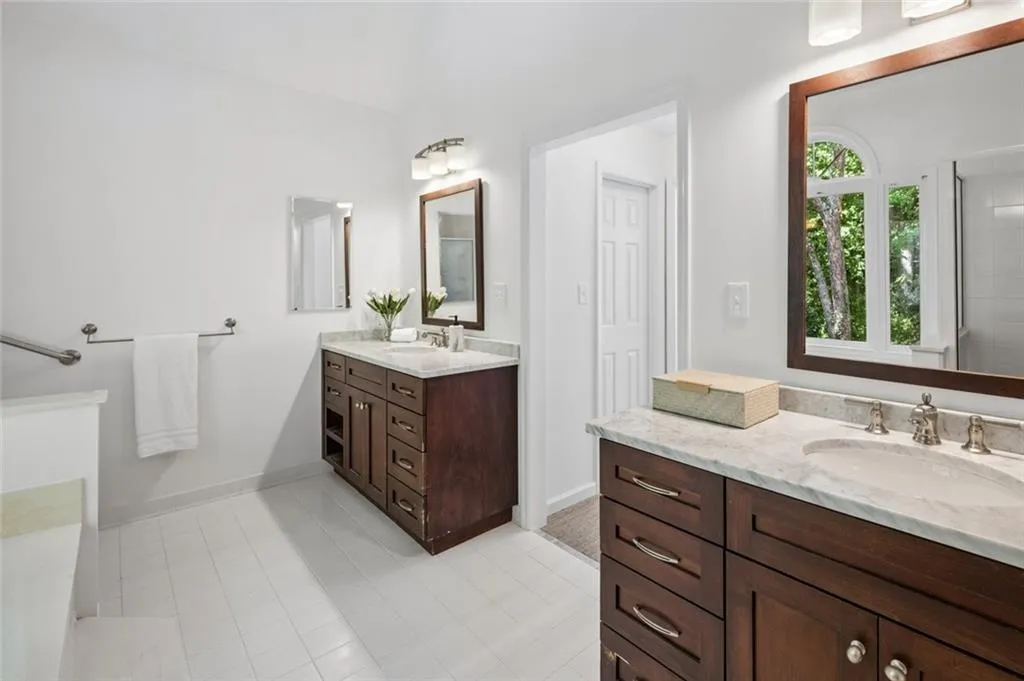 576 Pelham Road Ne, Atlanta, Georgia 30324, 5 Bedrooms Bedrooms, 0 ,3 BathroomsBathrooms,Residential,For Sale,576 Pelham Road Ne,7848669