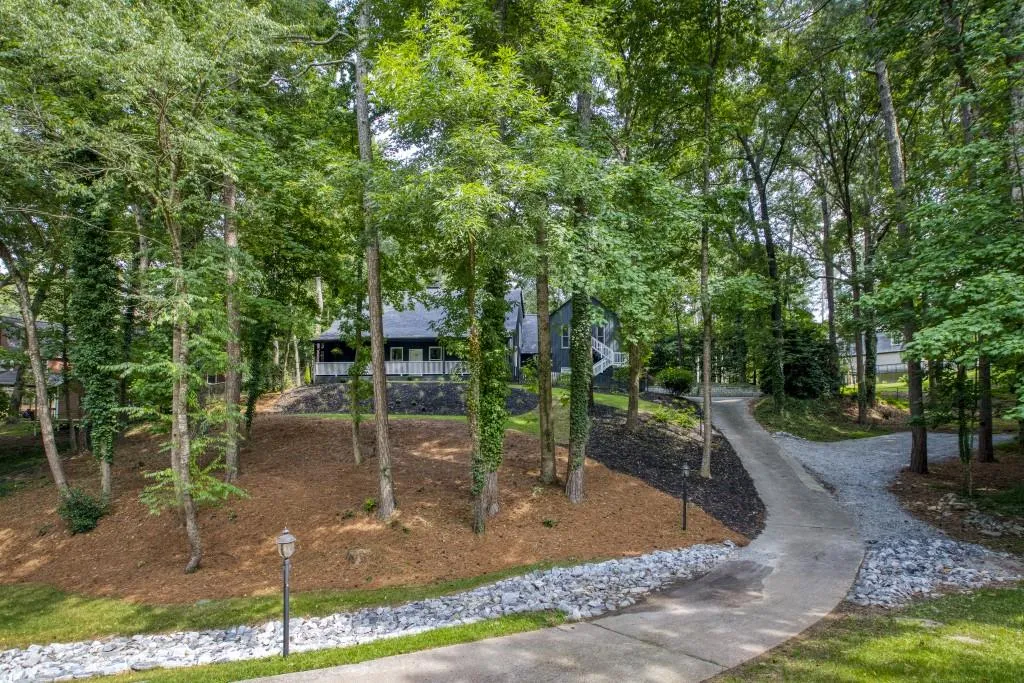 7905 Innsbruck Drive, Sandy Springs, Georgia 30350, 5 Bedrooms Bedrooms, ,3 BathroomsBathrooms,Residential,Sold,7905 Innsbruck Drive,7077688
